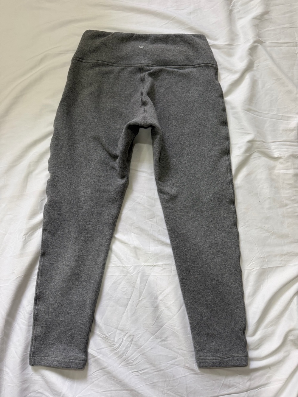 Lululemon Heather Gray Fleece-Lined Leggings‎ Size 6 - Picture 2 of 5